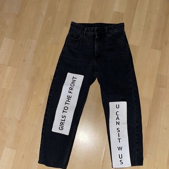 Monki ASOS Taiki Badge Mom Jeans size 24 gently preloved - Picture 5 of 11